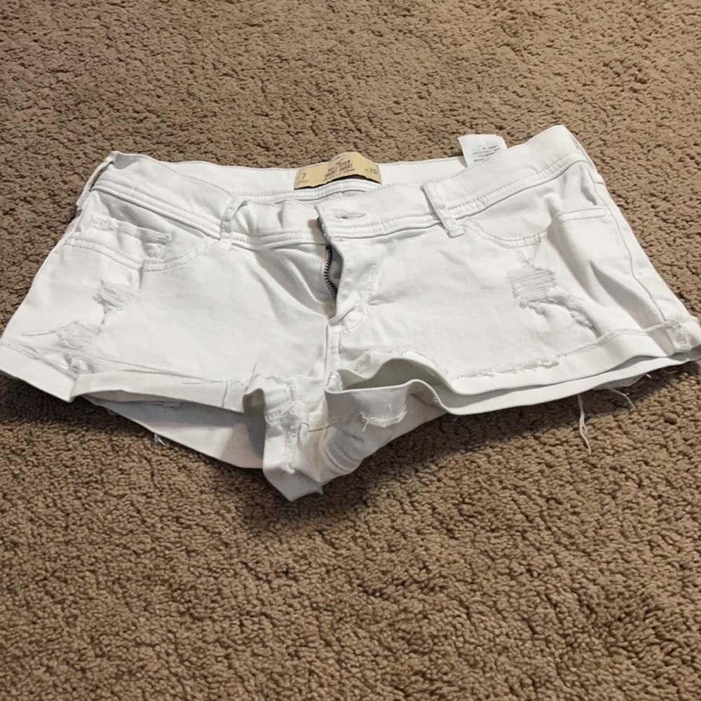 hollis her shorts never worn